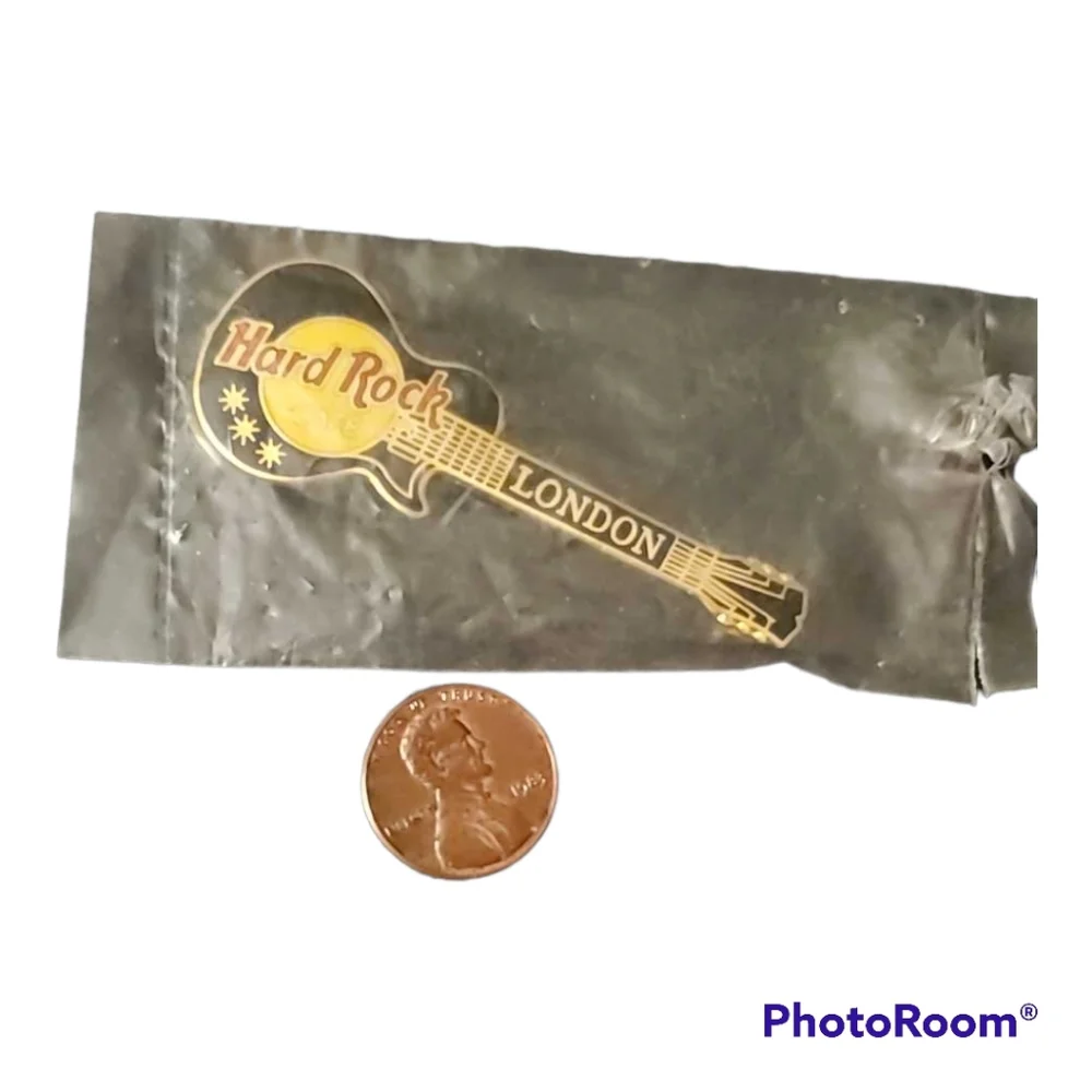 Hard Rock Cafe London Guitar Music Brooch Vintage Still In Package
